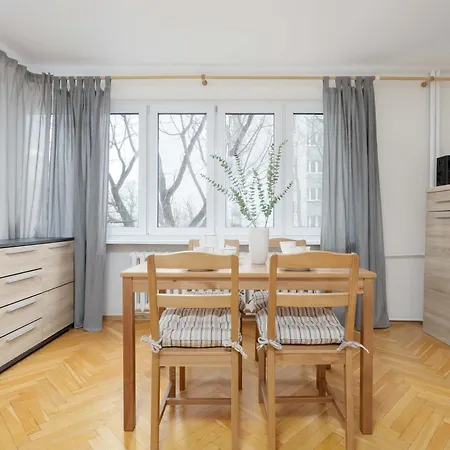 Jasny Z Dwoma Sypialniami I Biurkiem By Renters * Warsaw