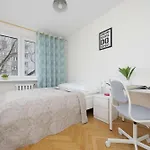 Lejlighed Jasny Z Dwoma Sypialniami I Biurkiem By Renters Warszawa