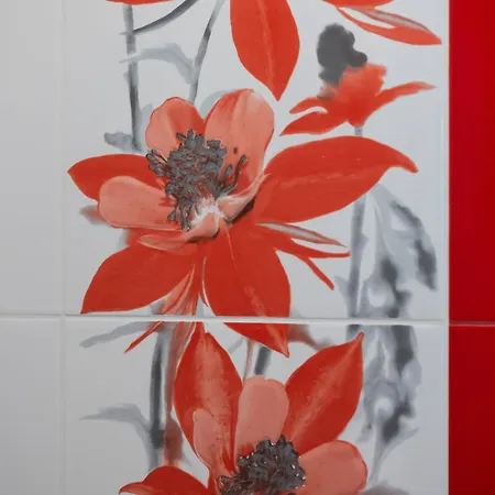 Jasny Z Dwoma Sypialniami I Biurkiem By Renters Warschau