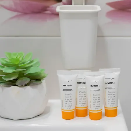 Appartamento Jasny Z Dwoma Sypialniami I Biurkiem By Renters Varsavia