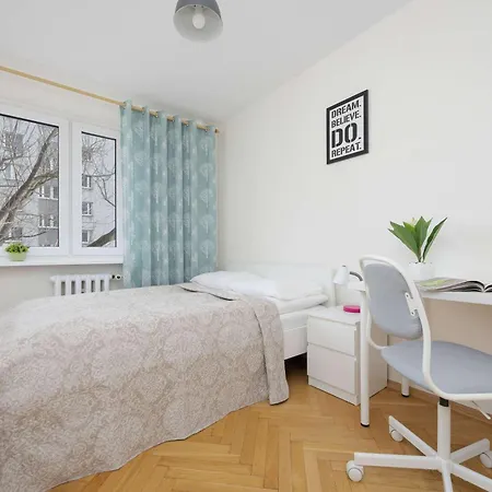 Appartamento Jasny Z Dwoma Sypialniami I Biurkiem By Renters Varsavia